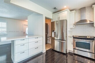 8871 NW 15th St in Pembroke Pines, FL - Building Photo - Building Photo