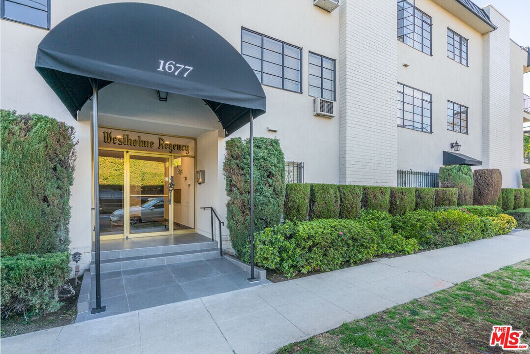 1677 Westholme Ave in Los Angeles, CA - Building Photo