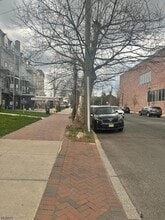 1075 E Jersey St in Elizabeth, NJ - Building Photo - Building Photo