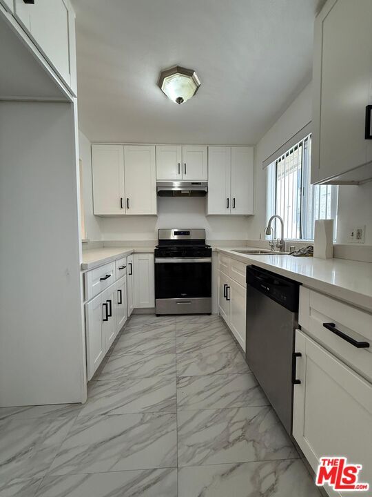 property at 1038 Thompson Ave