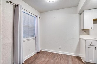 4927 San Jacinto St in Dallas, TX - Building Photo - Building Photo