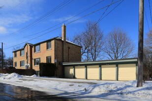 72 Sydney St N in Kitchener, ON - Building Photo