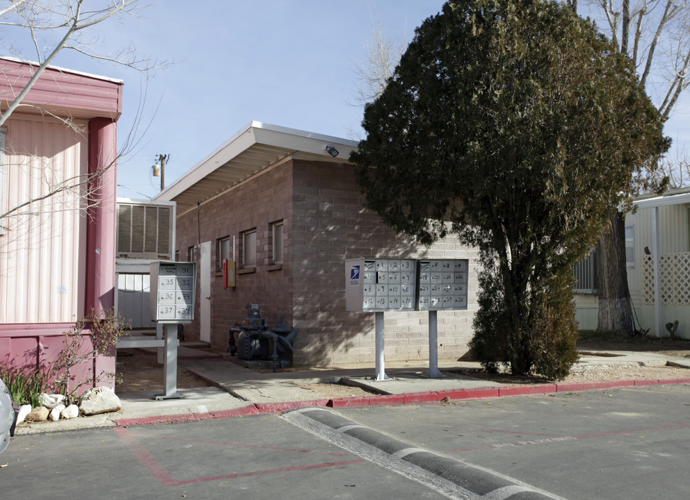 Apple Valley Mobile Home Park in Apple Valley, CA - Building Photo