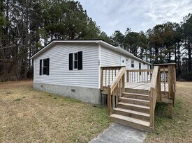 157 Conover St in Jacksonville, NC - Building Photo