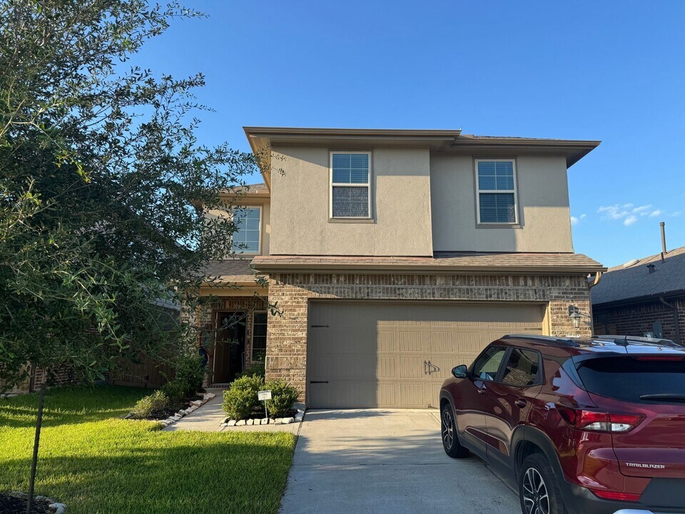 13102 Dancing Reed Dr in Texas City, TX - Building Photo