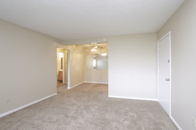 Cedar Ridge Apartments in Monroeville, PA - Building Photo - Interior Photo