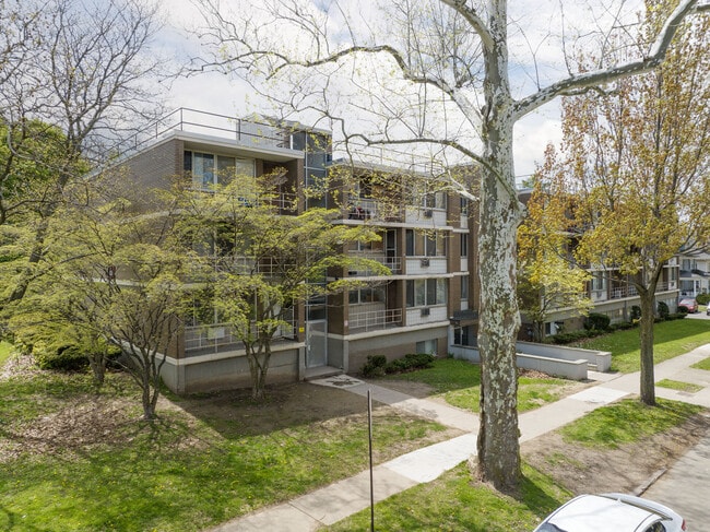 Colony Apartments in Rochester, NY - Building Photo - Building Photo