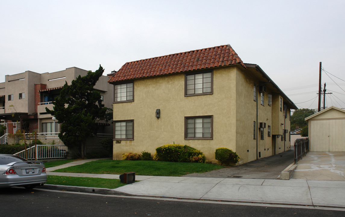 217-219 E Chestnut St in Glendale, CA - Building Photo