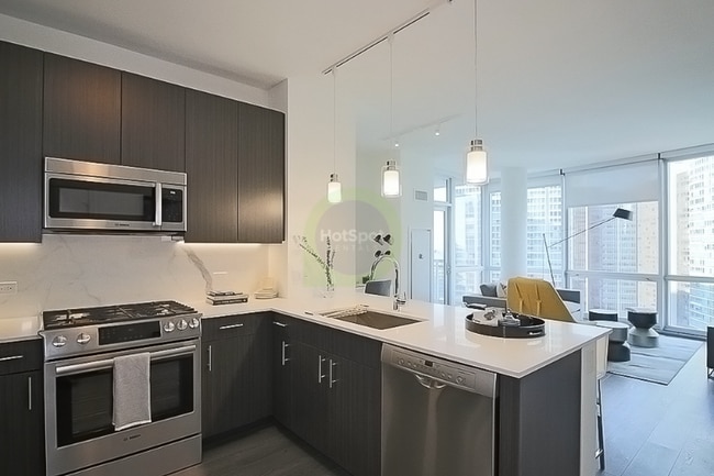 393 E Illinois St in Chicago, IL - Building Photo - Building Photo