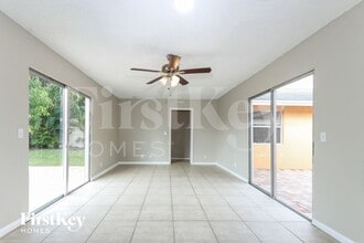 10404 Oliver Ln in Royal Palm Beach, FL - Foto de edificio - Building Photo