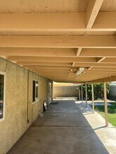 2205 Avon Ave in Bakersfield, CA - Building Photo - Building Photo