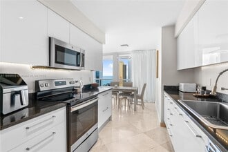 16500 Collins Ave in Sunny Isles Beach, FL - Building Photo - Building Photo