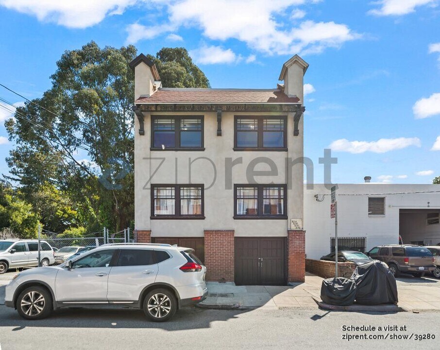 3056 Brook St in Oakland, CA - Building Photo
