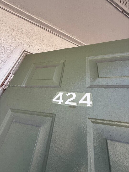 430 N 19th Ave-Unit -424 in Hollywood, FL - Building Photo