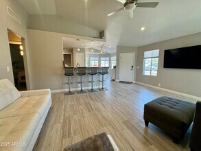 8835 W Michelle Dr in Peoria, AZ - Building Photo - Building Photo