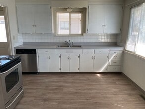 1021 W Lakeside Dr in Moses Lake, WA - Building Photo - Building Photo