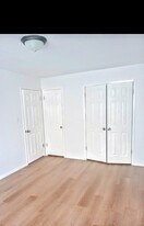 121 Lazy Ln, Unit D in Sealy, TX - Building Photo