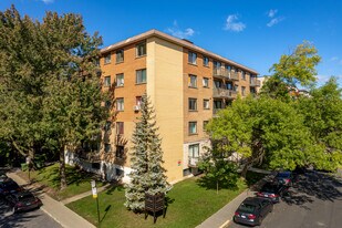 4895 Bourret in Montréal, QC - Building Photo