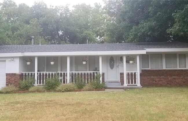 property at 1227 W Brooks St