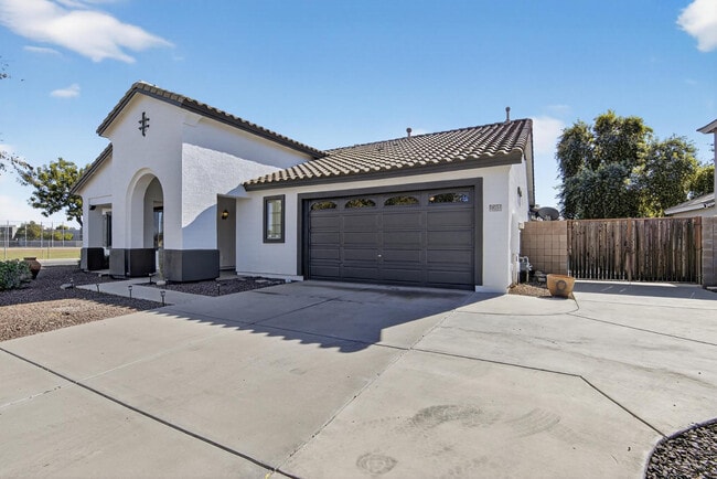 18711 E Raven Dr in Queen Creek, AZ - Building Photo - Building Photo