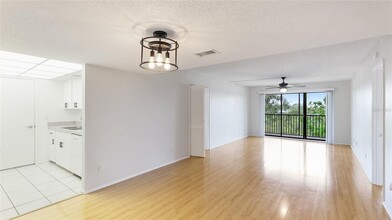 6124 43rd St W in Bradenton, FL - Building Photo - Building Photo