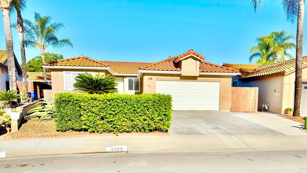 4908 Lake Park Ct in Fallbrook, CA - Building Photo
