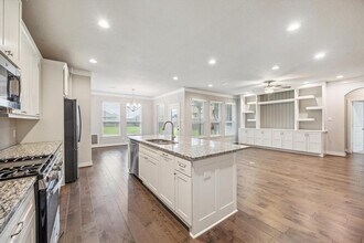 426 Hunters Xing Dr in Sealy, TX - Building Photo - Building Photo