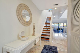 3543 S Ocean Blvd in South Palm Beach, FL - Foto de edificio - Building Photo