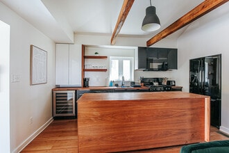 1023 King St in Charlottesville, VA - Building Photo - Building Photo