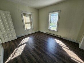 76 Crandall St in Glens Falls, NY - Building Photo - Building Photo