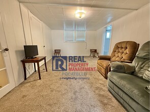 923 E Lander St in Pocatello, ID - Building Photo - Building Photo