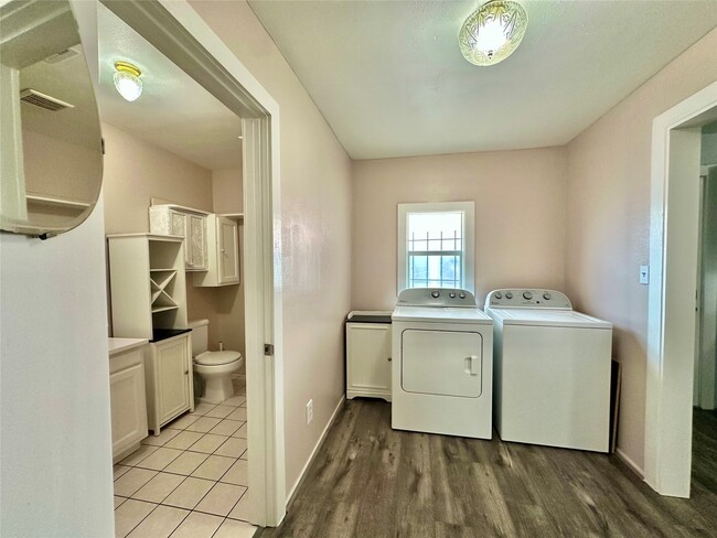305 N Live Oak St in Houston, TX - Building Photo - Building Photo