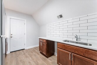 6337 W Patterson Ave, Unit 2 in Chicago, IL - Building Photo - Building Photo