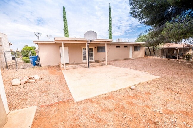 property at 1256 Ocotillo Dr