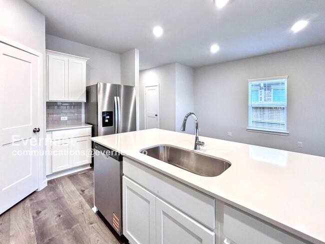 32506 Timber Point Dr in Brookshire, TX - Building Photo - Building Photo