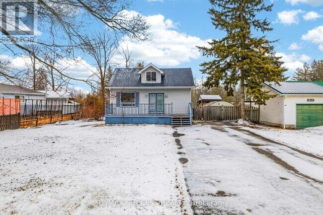 1711 St Johns Rd in Innisfil, ON - Building Photo - Building Photo