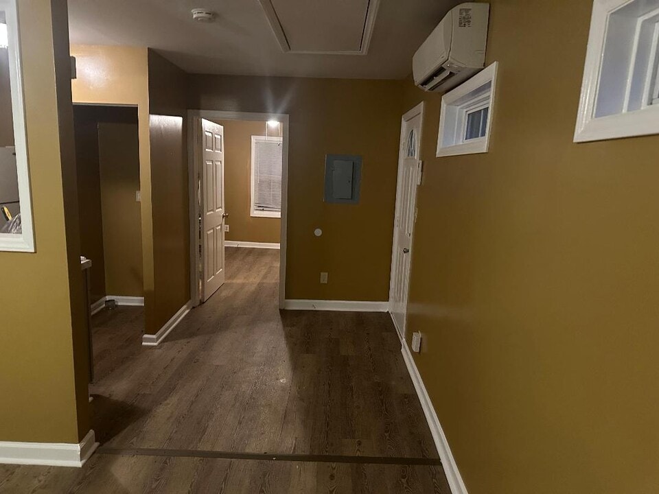 527 Oakland Pl in High Point, NC - Building Photo