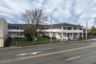 Bennett Apartments in Renton, WA - Building Photo