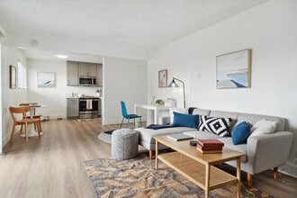 ArtHaus Central in Alameda, CA - Building Photo - Building Photo