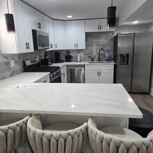 7446 S Luella Ave, Unit Bsm in Chicago, IL - Building Photo - Building Photo