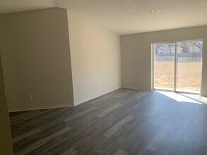 3004 Summer House Dr in Valrico, FL - Building Photo - Building Photo