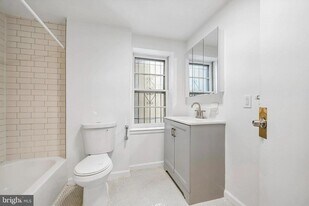 2036 Mt Vernon St in Philadelphia, PA - Building Photo