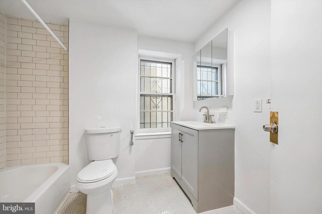 2036 Mt Vernon St in Philadelphia, PA - Building Photo