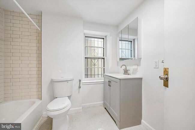 property at 2036 Mt Vernon St