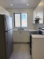 4940 Edouard Montpetit Blvd in Montréal, QC - Building Photo