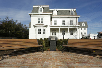 Fortune Square in Red Bank, NJ - Building Photo - Building Photo