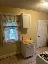 667 Rutherford Ave, Unit #1 in Trenton, NJ - Foto de edificio - Building Photo