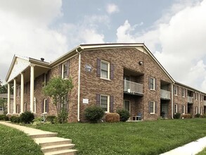 1586 Martha Ct in Lexington, KY - Foto de edificio - Building Photo