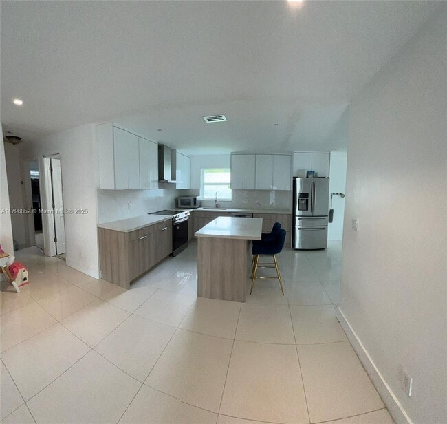 2050 N 57th Ter in Hollywood, FL - Building Photo - Building Photo