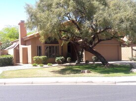 15852 N 50th St in Scottsdale, AZ - Building Photo